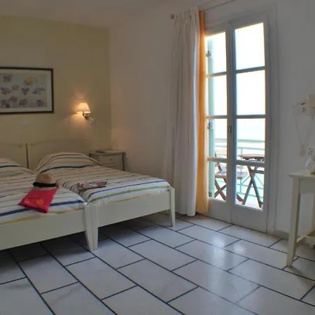 Lianos Village Hotel 3*